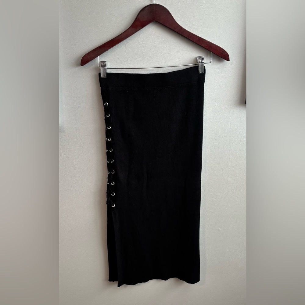 Black skirt with leg slit